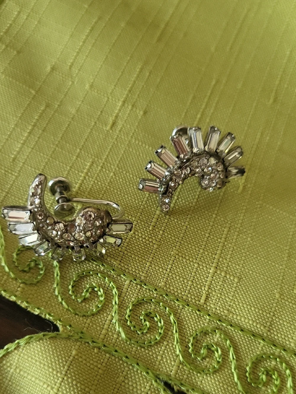 BOGOFF Rhodium Sunburst Necklace and Screwback Earring Set Mid Century - Picture 7 of 11